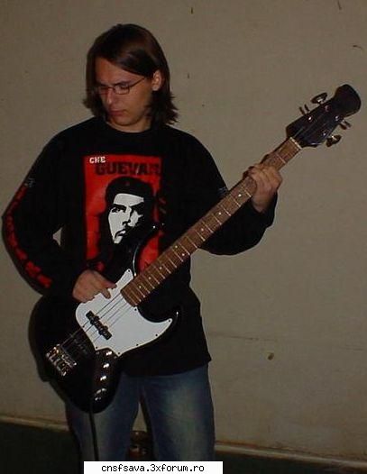 Instrumente - eu cant la bas de anul trecut si imi place la - Muzica